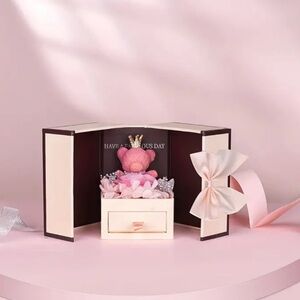 Heart-Shaped Pendant With MOM Letter Necklace With Rose preserved Gift Box